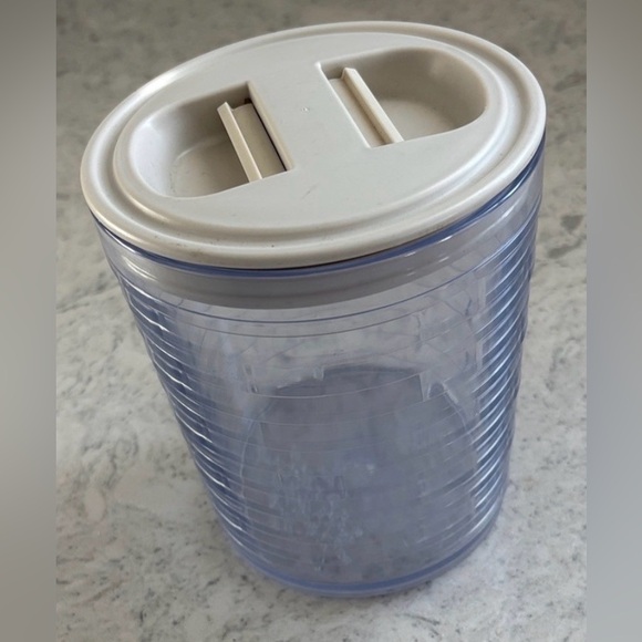 Longaberger Small Canister Basket with Lid and Clear Insert - Like New! - Picture 5 of 6